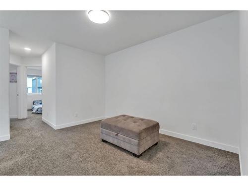 220 Herron Mews Ne, Calgary, AB - Indoor