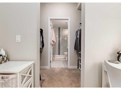 408-8531 8A Avenue Sw, Calgary, AB - Indoor Photo Showing Laundry Room