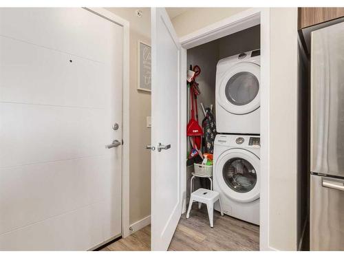 408-8531 8A Avenue Sw, Calgary, AB - Indoor Photo Showing Laundry Room