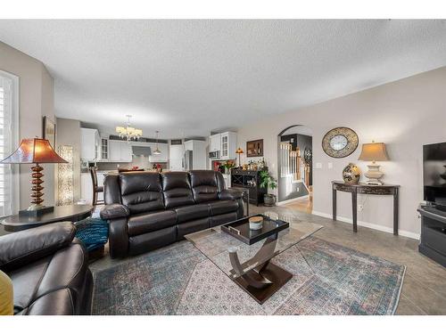 306 Douglas Park Boulevard Se, Calgary, AB - Indoor Photo Showing Living Room