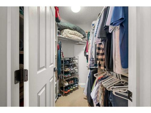 306 Douglas Park Boulevard Se, Calgary, AB - Indoor With Storage