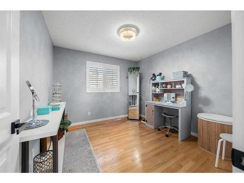 306 Douglas Park Boulevard Se, Calgary, AB - Indoor