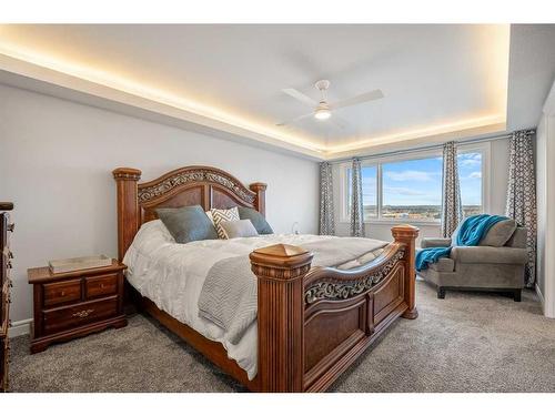 199 Lucas Terrace Nw, Calgary, AB - Indoor Photo Showing Bedroom