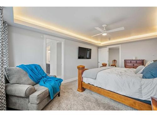 199 Lucas Terrace Nw, Calgary, AB - Indoor Photo Showing Bedroom