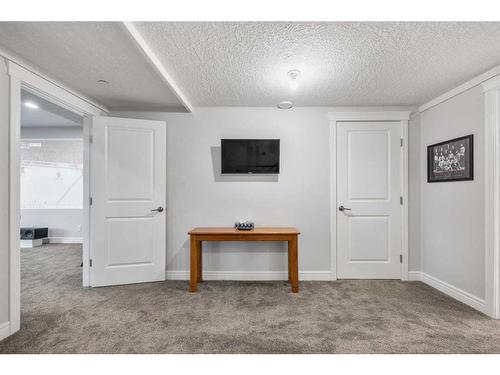 199 Lucas Terrace Nw, Calgary, AB - Indoor Photo Showing Other Room