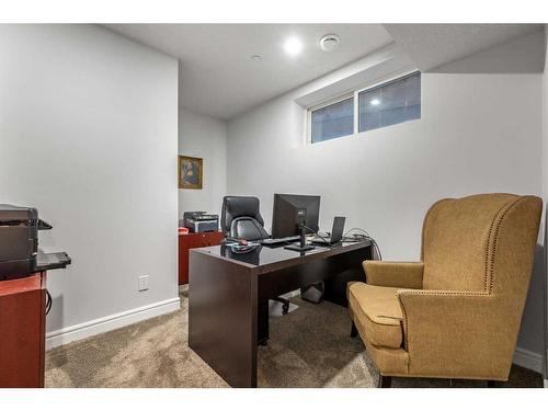 199 Lucas Terrace Nw, Calgary, AB - Indoor Photo Showing Office