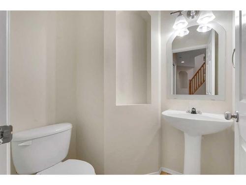 143 Brightondale Crescent Se, Calgary, AB - Indoor Photo Showing Bathroom