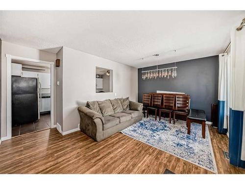 6428 Silver Springs Way Nw, Calgary, AB - Indoor Photo Showing Living Room