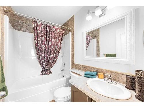 151 Somerglen Common Sw, Calgary, AB - Indoor Photo Showing Bathroom