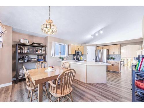 151 Somerglen Common Sw, Calgary, AB - Indoor Photo Showing Dining Room