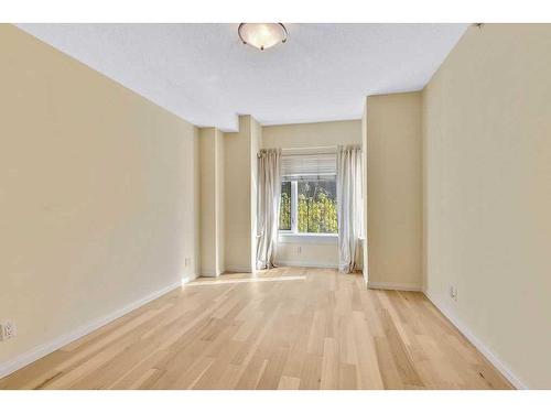 203-108 15 Avenue Se, Calgary, AB - Indoor Photo Showing Other Room