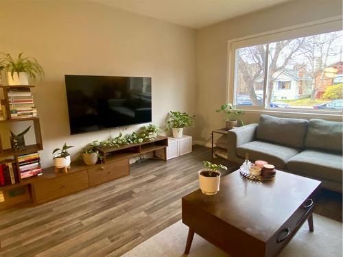 3734 42 Street Sw, Calgary, AB - Indoor Photo Showing Living Room