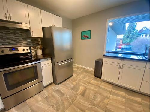 3734 42 Street Sw, Calgary, AB - Indoor Photo Showing Kitchen