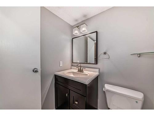 132-7172 Coach Hill Road Sw, Calgary, AB - Indoor Photo Showing Bathroom