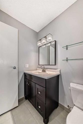 132-7172 Coach Hill Road Sw, Calgary, AB - Indoor Photo Showing Bathroom