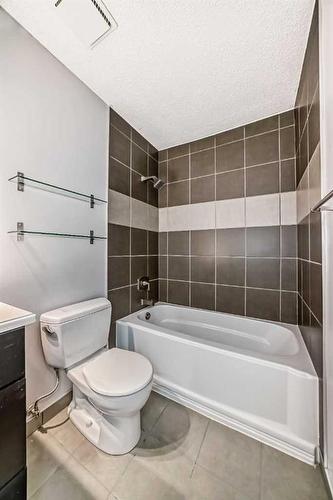 132-7172 Coach Hill Road Sw, Calgary, AB - Indoor Photo Showing Bathroom