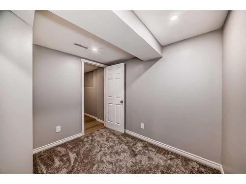 132-7172 Coach Hill Road Sw, Calgary, AB - Indoor Photo Showing Other Room