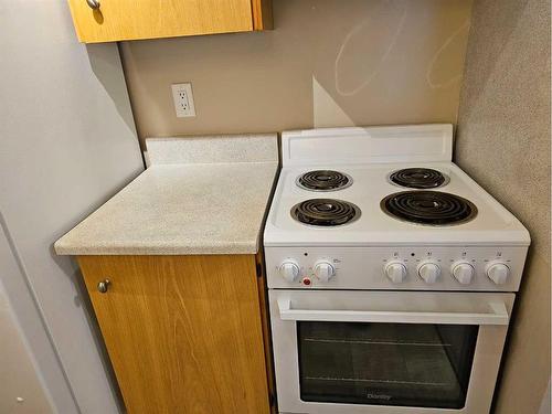 201B-7301 4A Street Sw, Calgary, AB - Indoor Photo Showing Kitchen