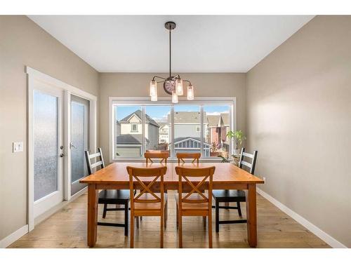 18 Masters Mews Se, Calgary, AB - Indoor Photo Showing Dining Room