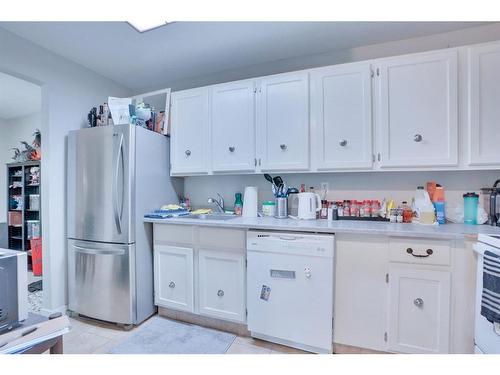 9203-315 Southampton Drive Sw, Calgary, AB - Indoor Photo Showing Kitchen