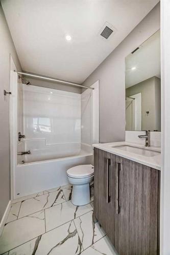 3414-111 Wolf Creek Drive Se, Calgary, AB - Indoor Photo Showing Bathroom