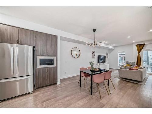 402-8235 8 Ave, Calgary, AB - Indoor Photo Showing Kitchen