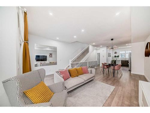 402-8235 8 Ave, Calgary, AB - Indoor Photo Showing Living Room