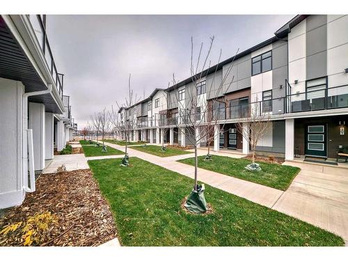 402-8235 8 Ave, Calgary, AB - Outdoor