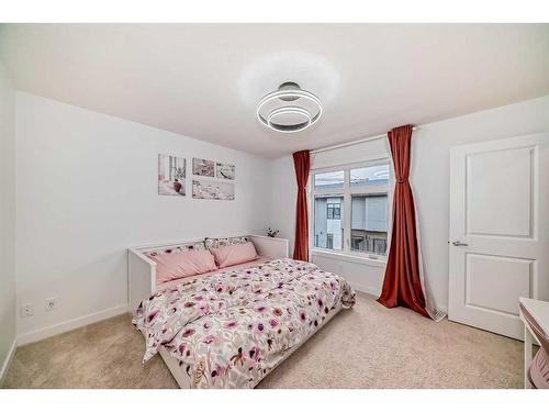 402-8235 8 Ave, Calgary, AB - Indoor Photo Showing Bedroom