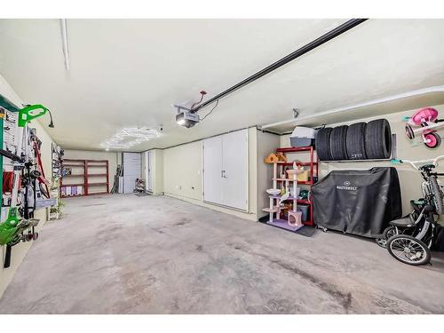 402-8235 8 Ave, Calgary, AB - Indoor Photo Showing Garage