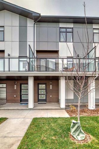 402-8235 8 Ave, Calgary, AB - Outdoor