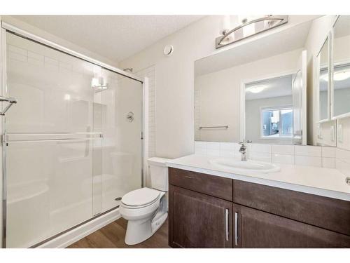 27 Carringvue Drive Nw, Calgary, AB - Indoor Photo Showing Bathroom