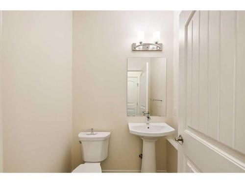 27 Carringvue Drive Nw, Calgary, AB - Indoor Photo Showing Bathroom