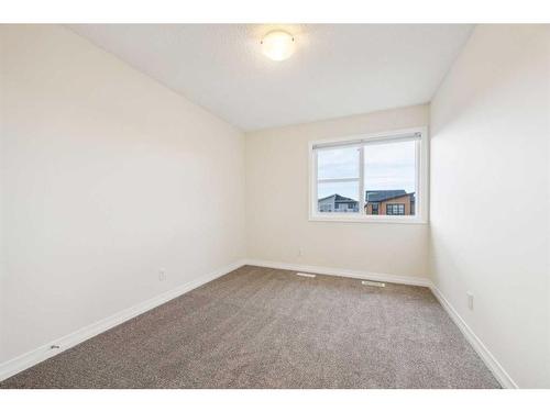 27 Carringvue Drive Nw, Calgary, AB - Indoor Photo Showing Other Room