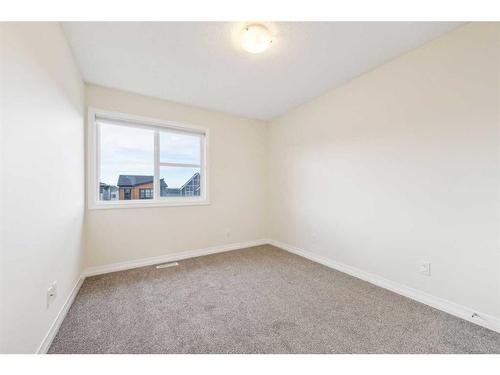 27 Carringvue Drive Nw, Calgary, AB - Indoor Photo Showing Other Room