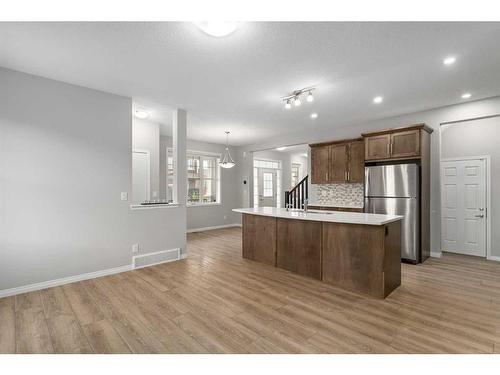 137 Osborne Common Sw, Airdrie, AB - Indoor Photo Showing Kitchen