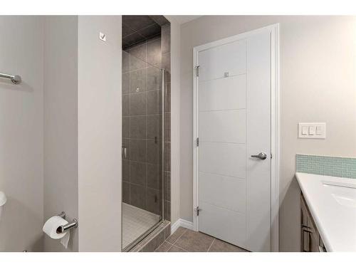 137 Osborne Common Sw, Airdrie, AB - Indoor Photo Showing Bathroom