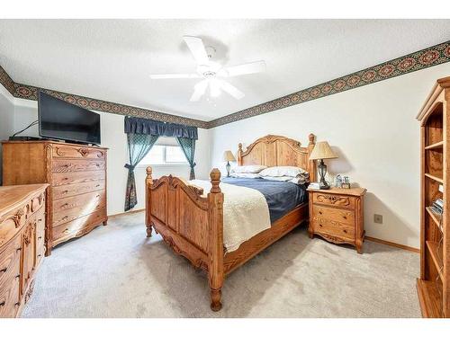 2256 Douglasbank Crescent Se, Calgary, AB - Indoor Photo Showing Bedroom