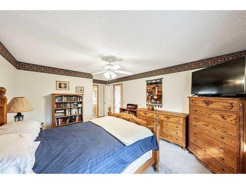 2256 Douglasbank Crescent Se, Calgary, AB - Indoor Photo Showing Bedroom