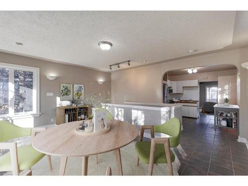 205 19 Avenue Nw, Calgary, AB - Indoor