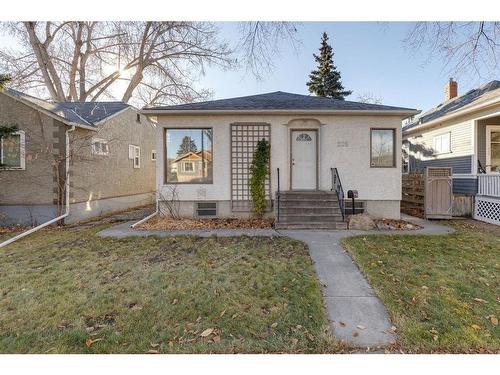 205 19 Avenue Nw, Calgary, AB - Outdoor