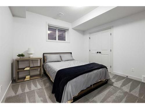 232 Cranbrook Point Se, Calgary, AB - Indoor Photo Showing Bedroom