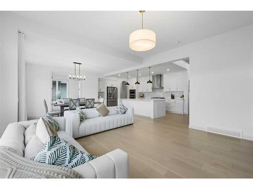 232 Cranbrook Point Se, Calgary, AB - Indoor Photo Showing Living Room