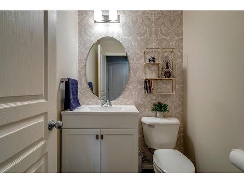 203 Auburn Meadows Se, Calgary, AB - Indoor Photo Showing Bathroom