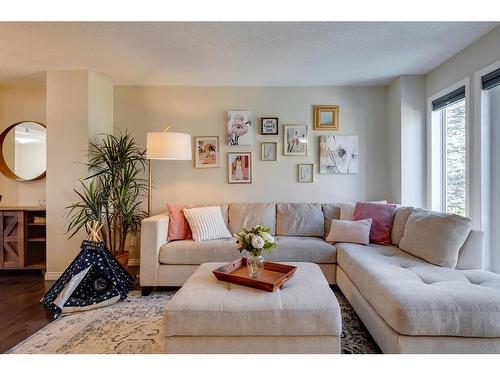 203 Auburn Meadows Walk Se, Calgary, AB - Indoor Photo Showing Living Room