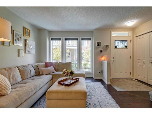 203 Auburn Meadows Se, Calgary, AB - Indoor Photo Showing Living Room