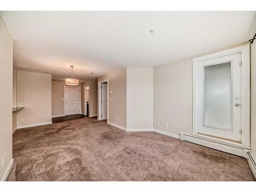 1113-625 Glenbow Drive, Cochrane, AB - Indoor Photo Showing Other Room