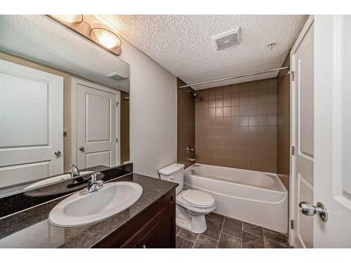 1113-625 Glenbow Drive, Cochrane, AB - Indoor Photo Showing Bathroom