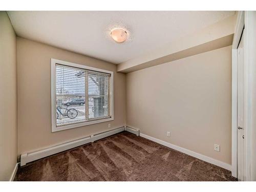 1113-625 Glenbow Drive, Cochrane, AB - Indoor Photo Showing Other Room