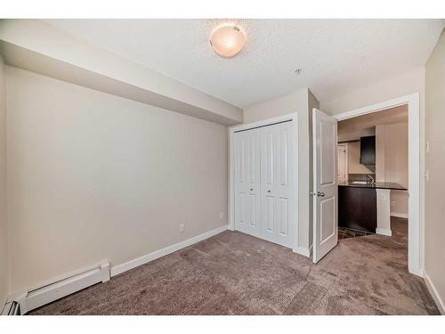 1113-625 Glenbow Drive, Cochrane, AB - Indoor Photo Showing Other Room